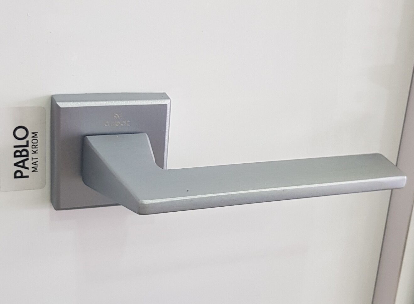 ARPAT PABLO MAT KROM İTALYAN KARE ROZETLİ ALÜMİNYUM