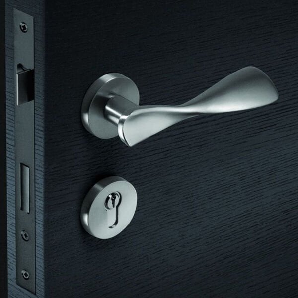 ÇEBİ 532 TORA KAPI KOLU KARE ROZETLİ